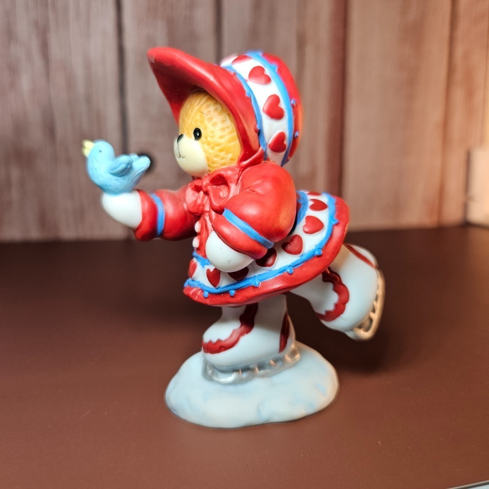 Bear Figurine Ice Skating Red Heart Hat Cute‎ Holiday Decor